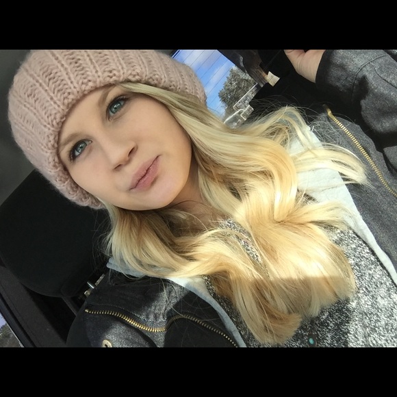 Meet your Posher, Amber - Picture 1 of 1